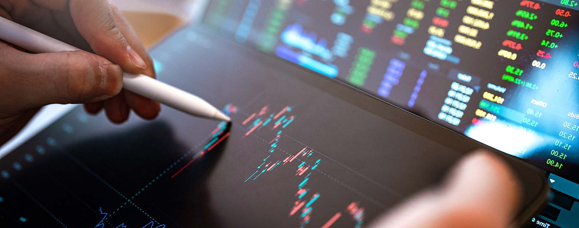 Digital monitor with market analyses graph